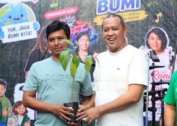 Tri Adhianto Dukung GUNTING Untuk Penanaman Pohon, Bentuk Kepedulian Terhadap Penghijauan Kota Bekasi