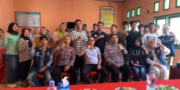 Kelompok KKN 47 Universitas Bengkulu Bersama Binmas Polres Seluma Gelar Sosialisasi Pencegahan Kejahatan Siber, UU ITE, Judi Online, dan Pinjaman Online