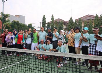 Resmikan Lapangan Tenis Graha Harapan Mustika Jaya, Tri Adhianto Pastikan Aset Fasos Fasum Dikelola untuk Kepentingan Masyarakat