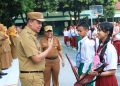 Wali Kota Bekasi Tinjau Hari Pertama Sekolah di SMPN 12 Kota Bekasi, Pastikan MPLS Berjalan Optimal