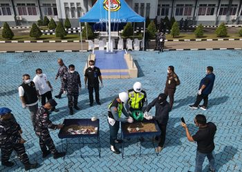 Tim Gabungan TNI AL Gagalkan Penyelundupan Pasir dan Balok Timah Ilegal Senilai Miliaran Rupiah di Jakarta Utara