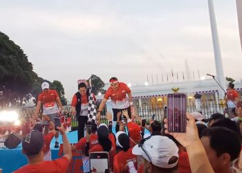 Mensesneg, Menpora, dan Seskab Melepas 12 Ribu Pelari Merdeka Run 2026 di Istana Merdeka