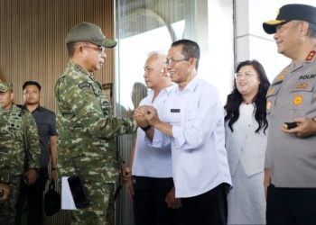Wali Kota Batam Sambut Kedatangan Panglima TNI di Bandara Internasional Hang Nadim