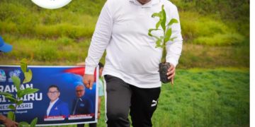 Sinergi Jaga Kelestarian Alam, Pemkab Tapanuli Utara Bersama DPC Partai Demokrat Gelar Gotong Royong dan Penanaman Pohon di Tarutung