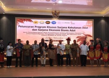Program Sarjana Kehutanan dan Ekonomi Bisnis Berbasis Adat Hadir di Tanah Papua