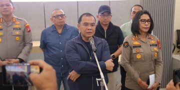 TIM GABUNGAN BARESKRIM POLRI, POLDA KEPRI DAN POLRESTA BARELANG TINDAK PERJUDIAN KASINO DI 9 STAGE BATAM, 197 ORANG DIAMANKAN