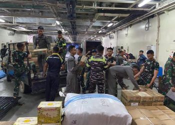 Dukung Penanggulangan Bencana Alam, TNI AL Melalui KRI Semarang-594 Siap Salurkan 150 Ton Bantuan Kemanusiaan ke NTT