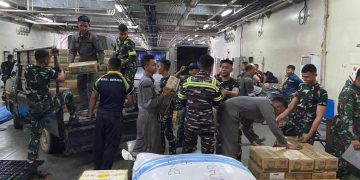 Dukung Penanggulangan Bencana Alam, TNI AL Melalui KRI Semarang-594 Siap Salurkan 150 Ton Bantuan Kemanusiaan ke NTT