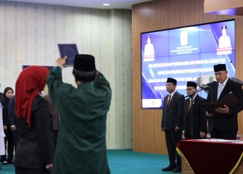 Lantik 24 Pejabat, Wali Kota Bekasi Minta ASN Terbuka Terhadap Kritik Masyarakat.