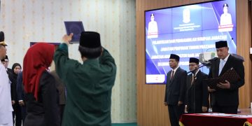 Lantik 24 Pejabat, Wali Kota Bekasi Minta ASN Terbuka Terhadap Kritik Masyarakat.