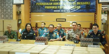 Gagalkan Potensi Kerugian Negara, TNI AL Sita Puluhan Ribu Bungkus Rokok Ilegal di Merauke