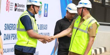 Antisipasi Musim Kemarau, Wali Kota Bekasi Lepas 11 Armada Water Trucking untuk Warga