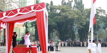 Upacara HUT RI Ke-81, Wali Kota Bekasi Tekankan Pentingnya Menjaga Lingkungan dan Kerukunan.