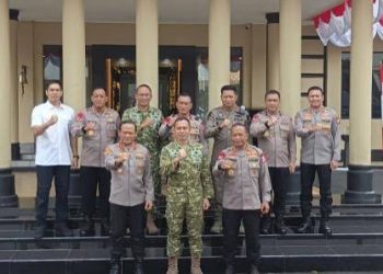 Perkuat Soliditas TNI-Polri, Kapolda Metro dan Pangdam Jaya Kunjungi Dankorbrimob