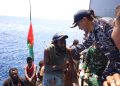 Misi Kemanusiaan di Laut Lepas, KRI WSH-991 Evakuasi 11 Warga Papua Nugini Yang Hanyut di Perairan Samudera Pasifik