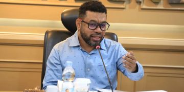 Jaga Hak Adat Terpenuhi, Dr. Filep Wamafma Usulkan Adanya Dinas Masyarakat Adat