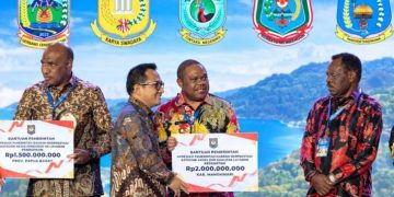 Raih Penghargaan, Bupati Manokwari Sampaikan Terimakasih untuk Guru dan Nakes