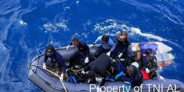 Menembus Kedalaman Penyelam TNI AL dan SAR Gabungan Temukan Tiga Jenazah KM Virgo Transport 8