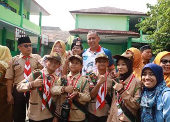 Wali Kota Bekasi Serahkan Simbolis Penganugerahan Pramuka Garuda kepada 277 Siswa di Tiga Kecamatan