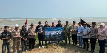 Bersama Warga, GPA Gendong Adventure Tanam Harapan di Pesisir Pondok Kelapa
