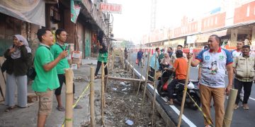 Kawasan Pasar Baru & Jalan Muhammad Yamin Ditata, Tri Adhianto : Trotoar untuk Pejalan Kaki, PKL Berdagang di Tempat yang telah di sediakan.