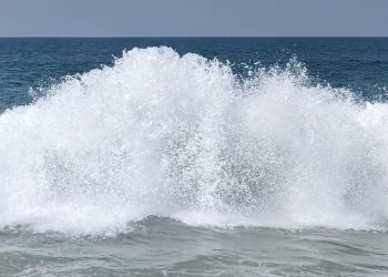 Prakiraan Cuaca Indonesia Hari Ini: BMKG Peringatkan Gelombang 4 Meter dan Potensi Hujan