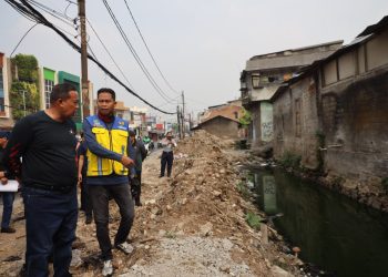 Jelang Pergantian Musim di Akhir Tahun, Wali Kota Bekasi Kunjungi 9 Titik Perkuat Penanganan Banjir dan Perbaikan Jalan.