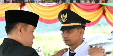 Bupati Oloan Paniaran Nababan, Lantik Sejumlah Pejabat di Desa Pulo Godang Kecamatan Pakkat, Ini pesannya!