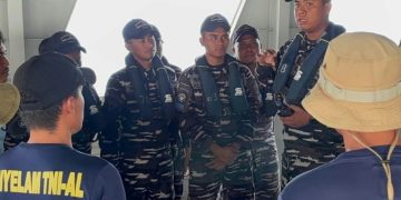 Respon Cepat Kecelakaan Kapal, TNI AL Kerahkan KRI Bung Hatta-370 Cari ABK KM Khatulistiwa 8
