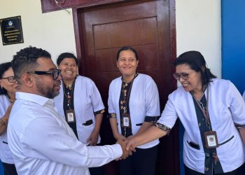Hadir di SMP YPK 2 Manokwari, Filep Soroti PIP, Kesejahteraan Guru Honorer Hingga Kualitas MBG