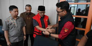 Penyidik Kejati Jabar Tahan Wakil Bupati Indramayu, Dalam Kasus Dugaan KorupsiTunjangan DPRD Rp 18,79 Miliar
