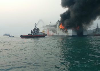 Sigap Hadap Kebakaran Batumanndi, TNI AL Kerahkan Unsur Laut