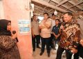 Mendagri Tito Inspeksi Program Bedah Rumah di Purwakarta untuk Pastikan Bantuan Tepat Sasaran
