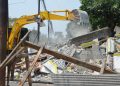 PEMKOT BEKASI BONGKAR BANGLI TANAH APIT DI ATAS LAHAN PJT II